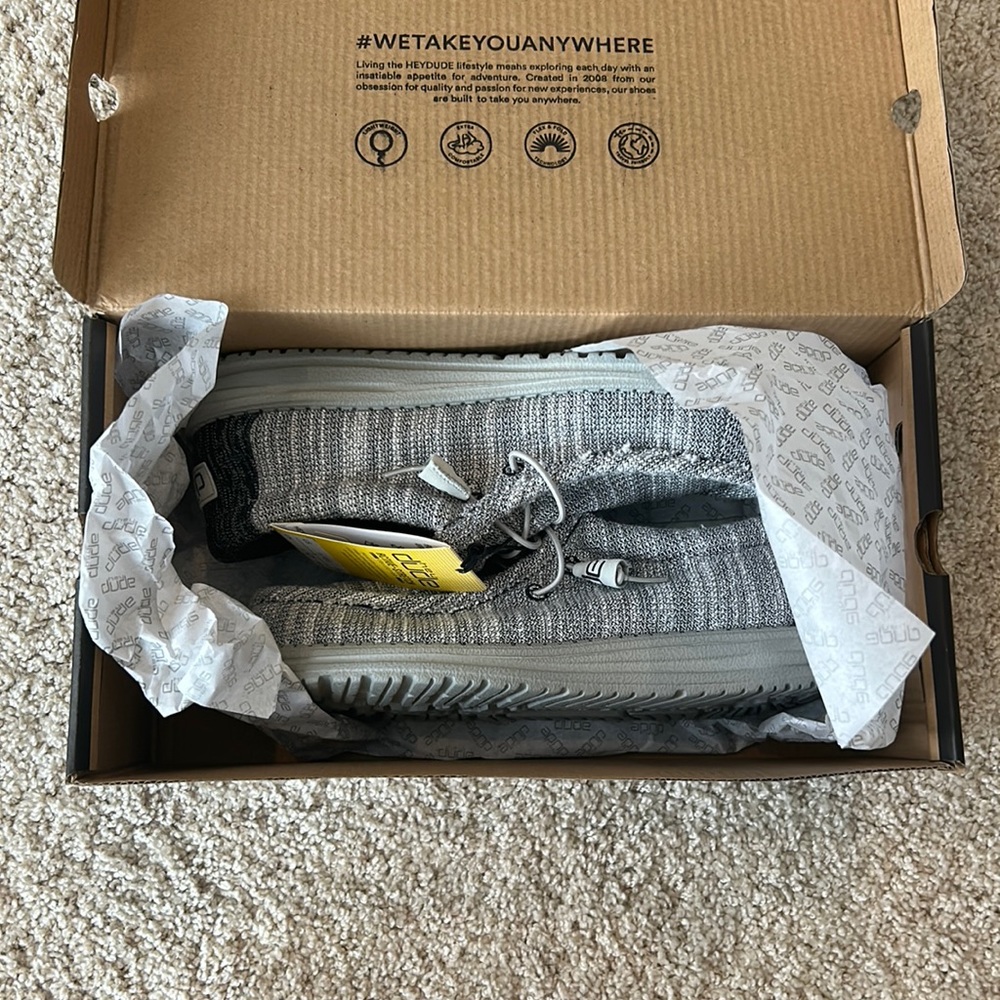 Men’s grey size 8 hey dudes